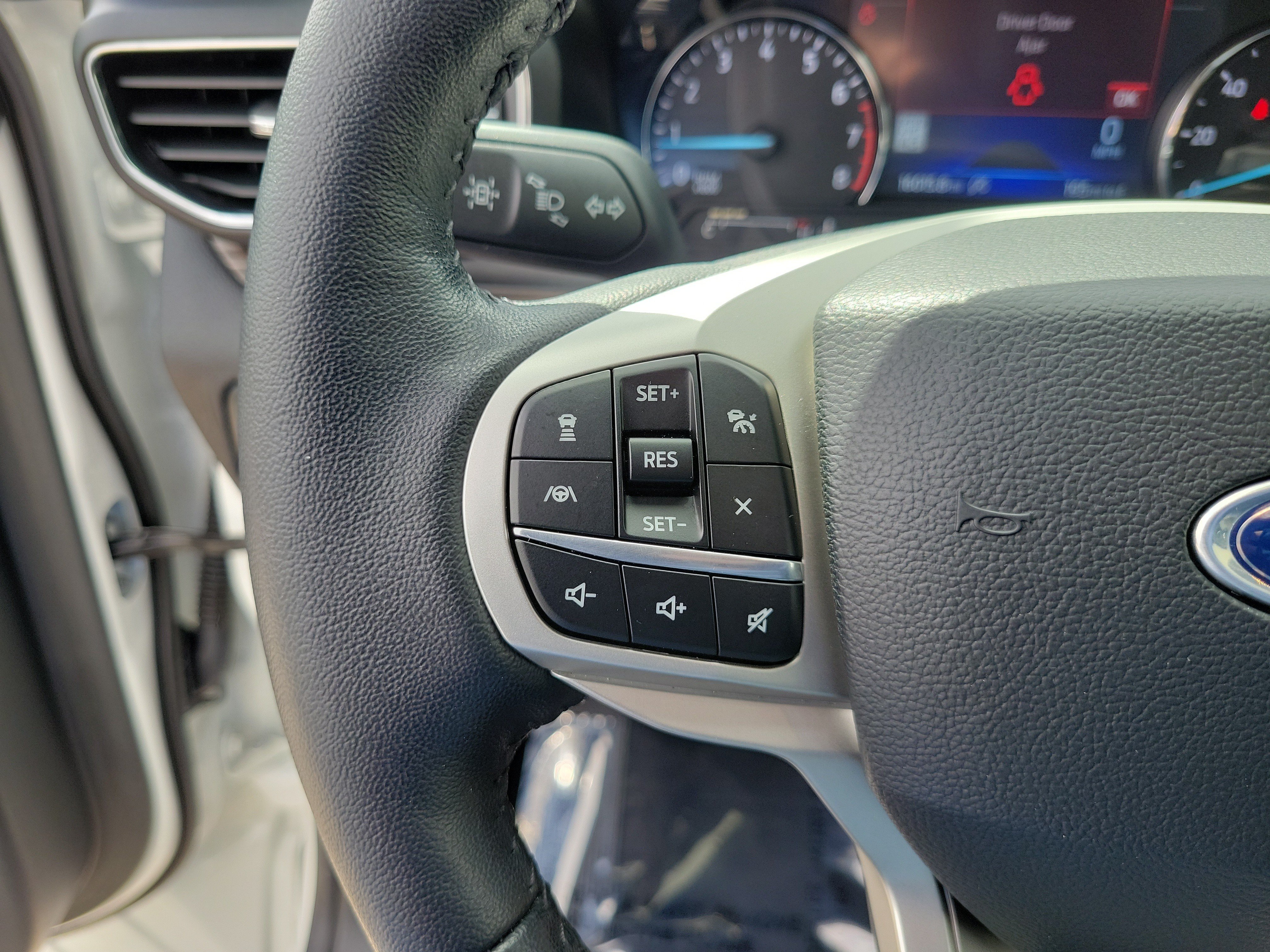 Certified 2023 Ford Explorer Limited w/ Limited Technology Package RWD image 23