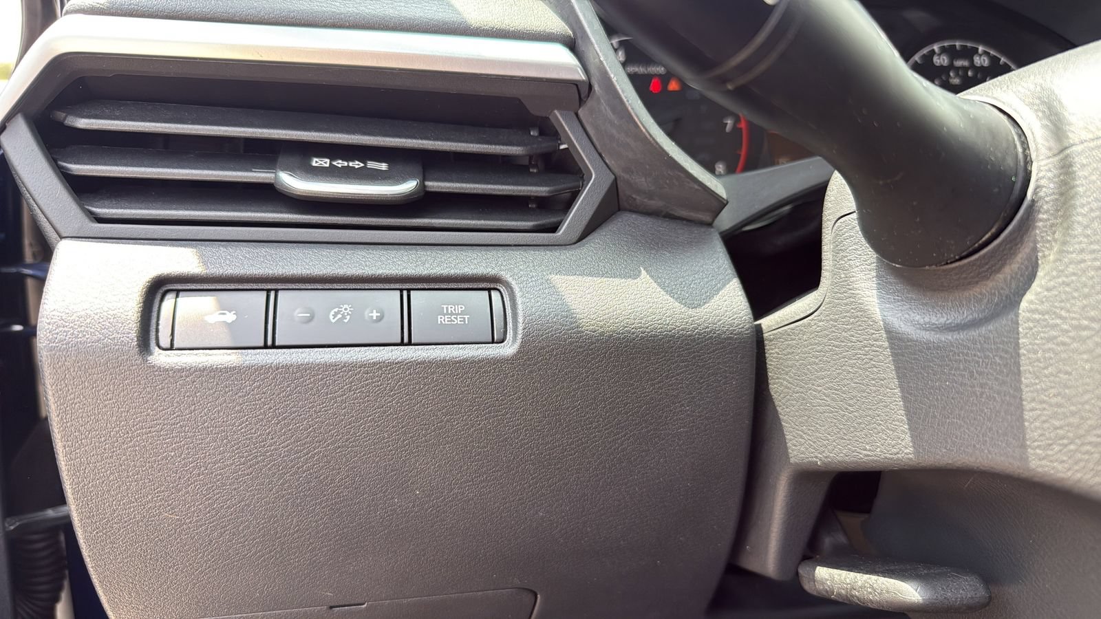 Used 2022 Nissan Altima 2.5 S FWD image 12