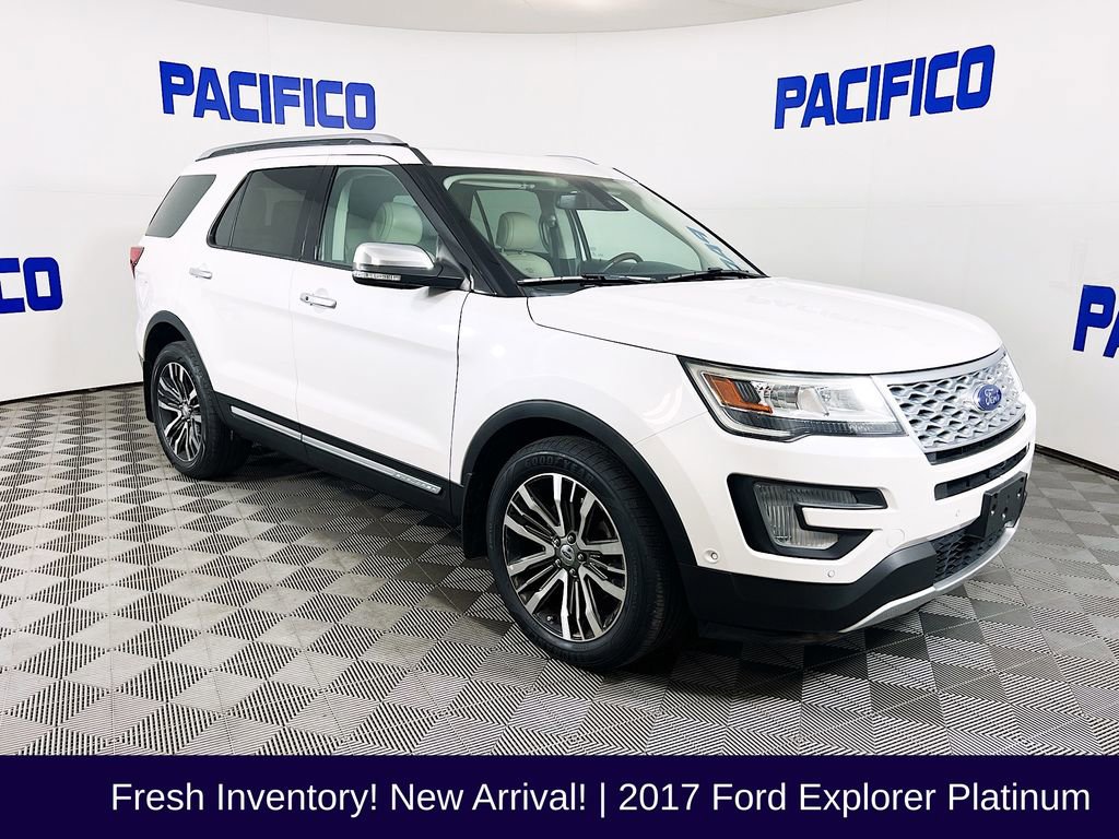 Certified 2017 Ford Explorer Platinum AWD/4WD image 1