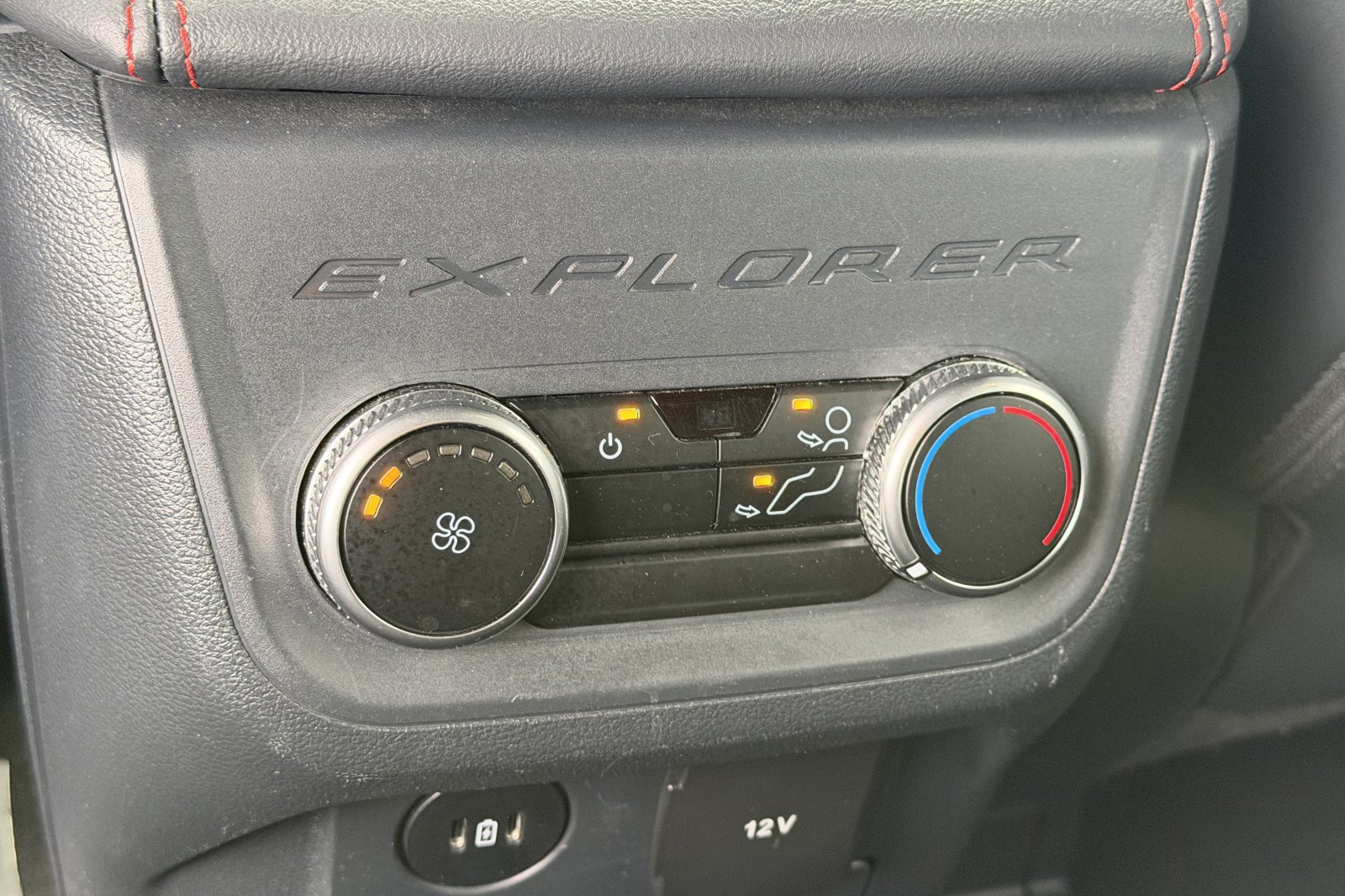 Certified 2025 Ford Explorer ST-Line AWD/4WD image 13