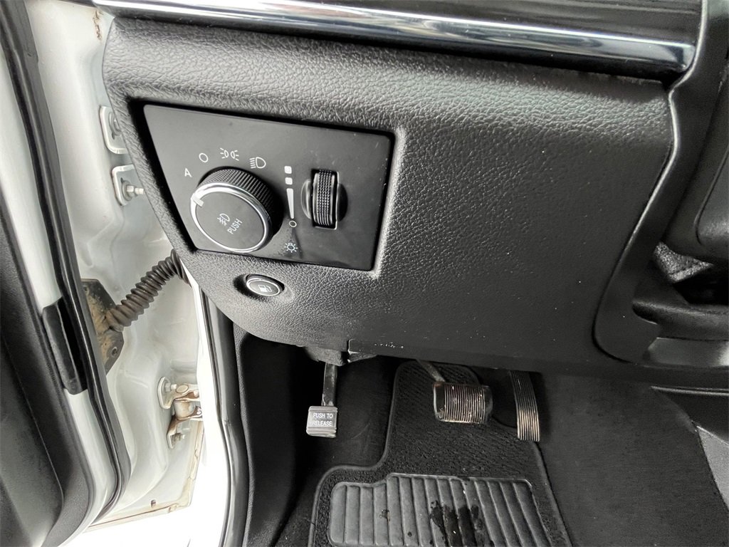 Used 2021 Jeep Grand Cherokee Limited image 19