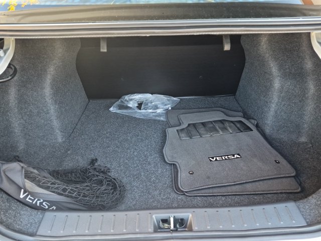 Used 2025 Nissan Versa S w/ Trunk Package FWD image 30