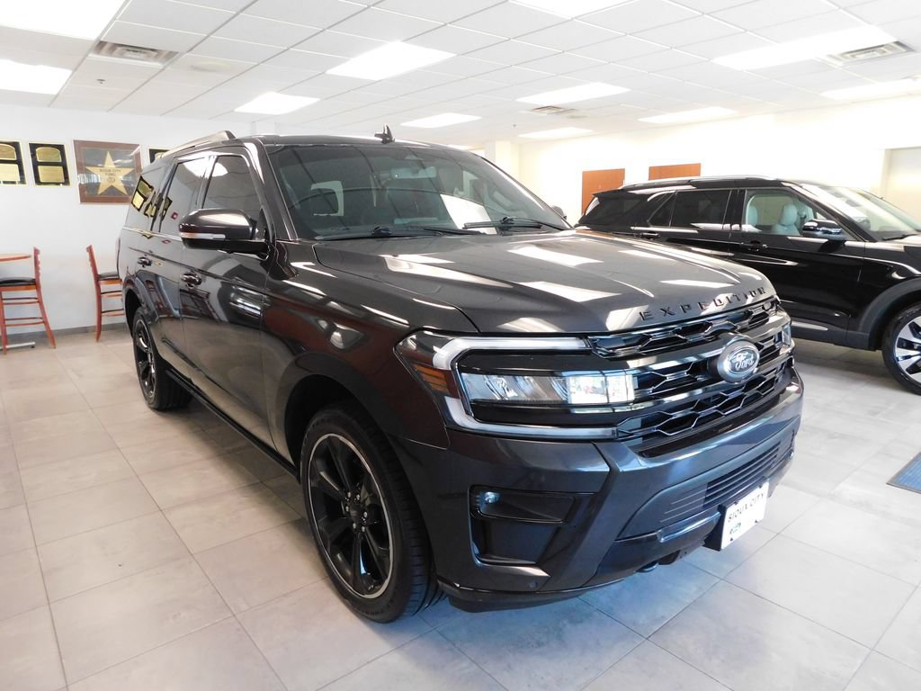 Certified 2022 Ford Expedition Limited AWD/4WD image 3