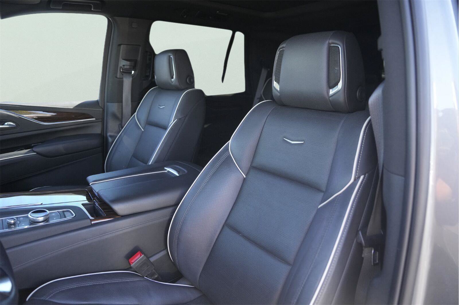 Used 2022 Cadillac Escalade Premium Luxury w/ Performance Package RWD image 10