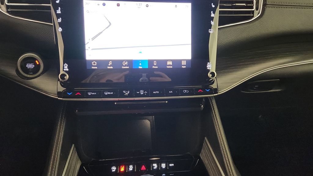 Used 2024 Jeep Wagoneer L Series II w/ Flexible Seating Group AWD/4WD image 15