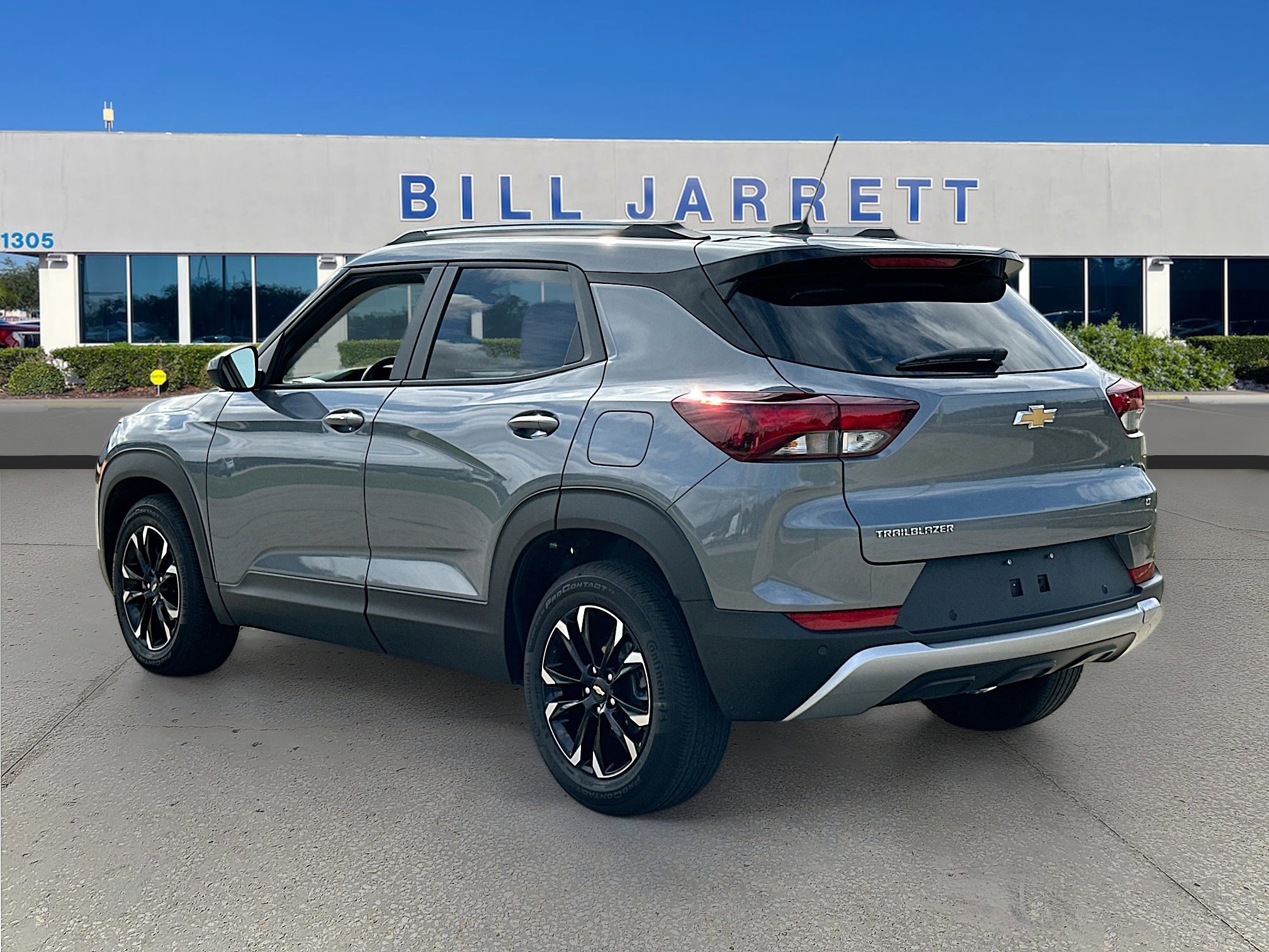 Used 2022 Chevrolet TrailBlazer LT w/ Convenience Package image 3