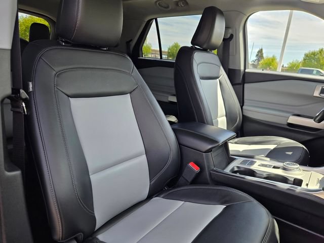 Certified 2023 Ford Explorer XLT w/ Equipment Group 202A RWD image 17