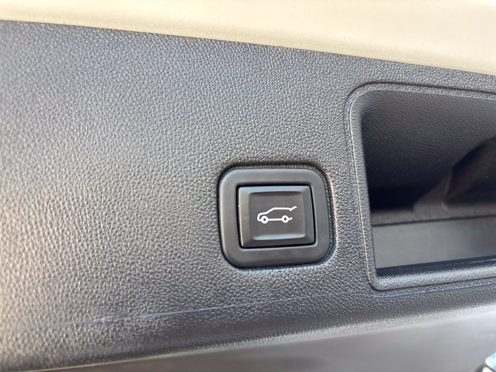 Used 2023 GMC Terrain SLT w/ Tech Package AWD/4WD image 35