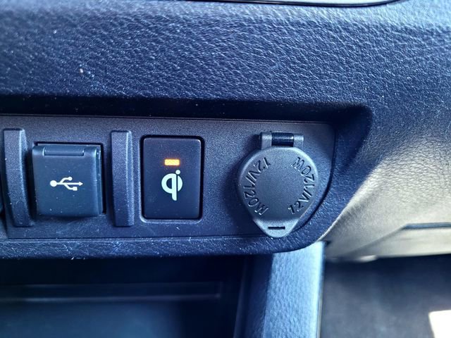 Used 2020 Toyota Tacoma TRD Sport w/ Technology Package AWD/4WD image 17