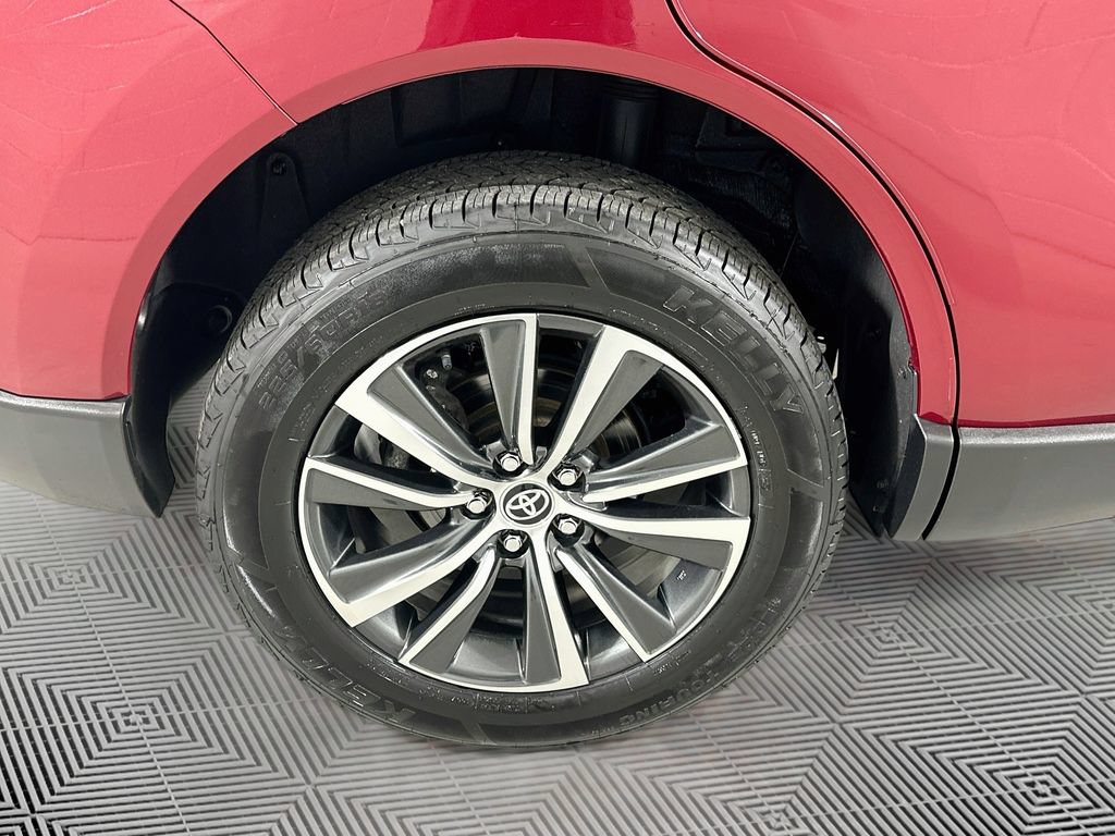 Used 2023 Toyota Venza LE AWD/4WD image 27