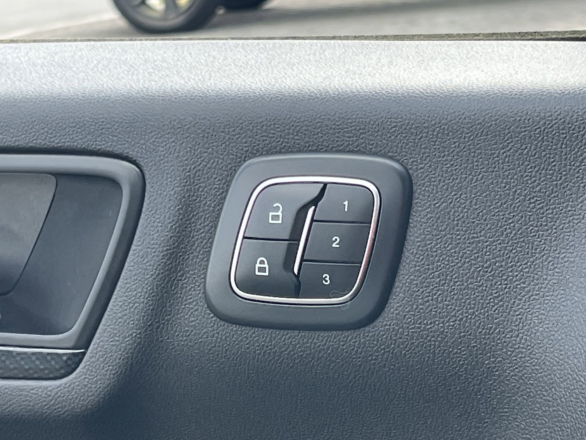 Certified 2025 Ford Escape ST-Line Elite w/ Premium Technology Package image 20