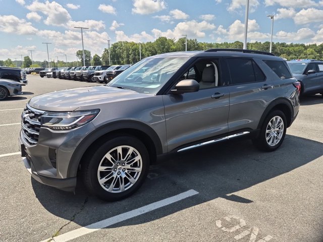 Certified 2025 Ford Explorer Active w/ Active Comfort Package AWD/4WD image 8
