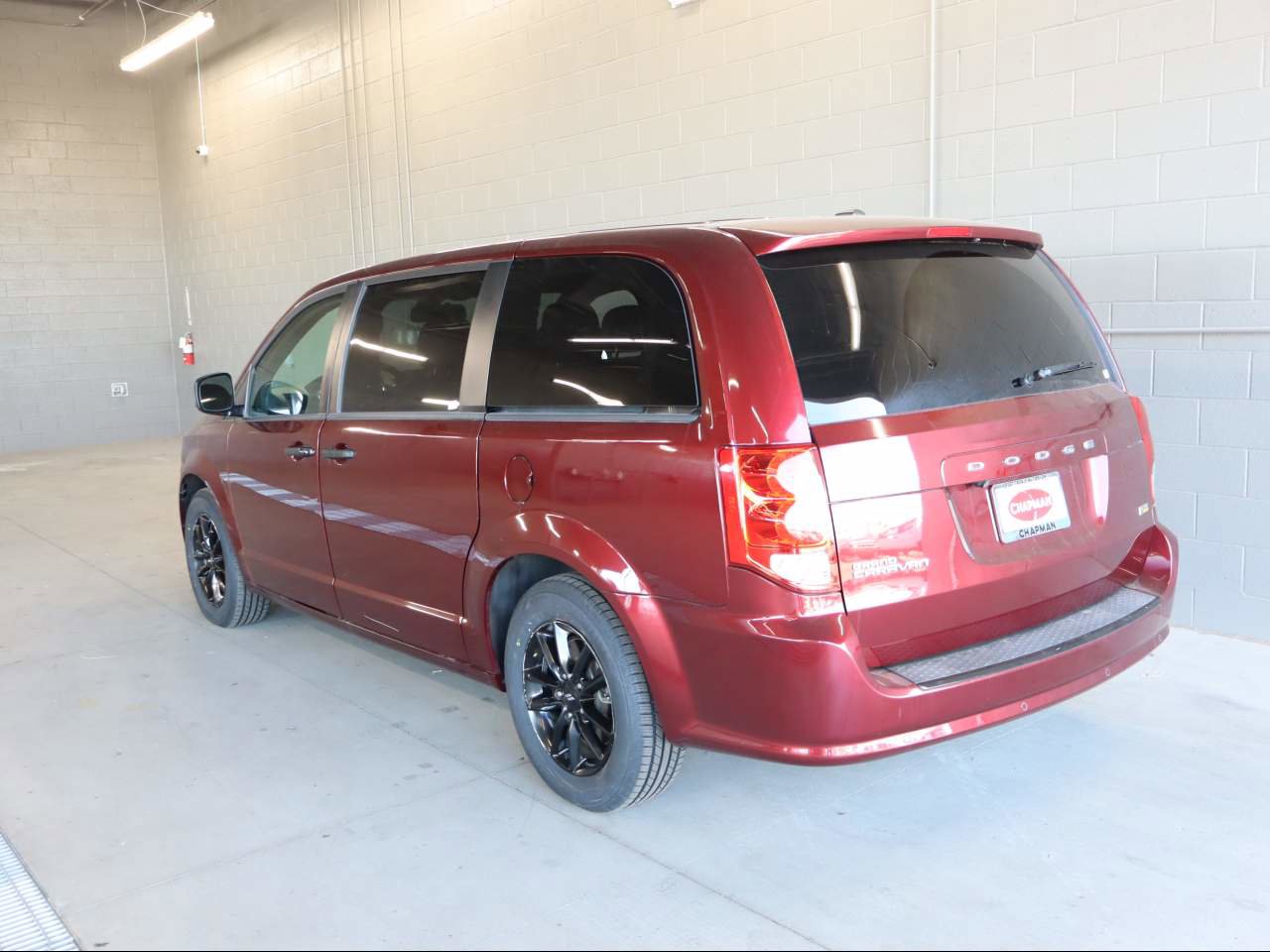 Used 2019 Dodge Grand Caravan SXT w/ Blacktop Package image 3