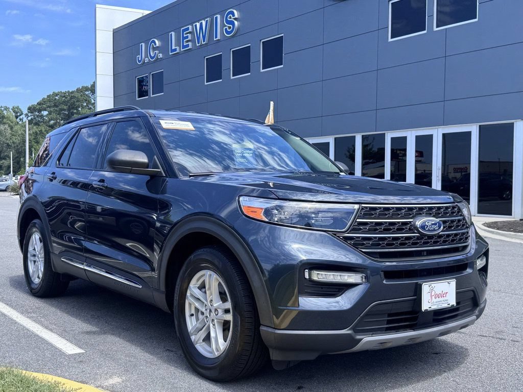 Certified 2023 Ford Explorer XLT w/ Equipment Group 202A RWD image 2