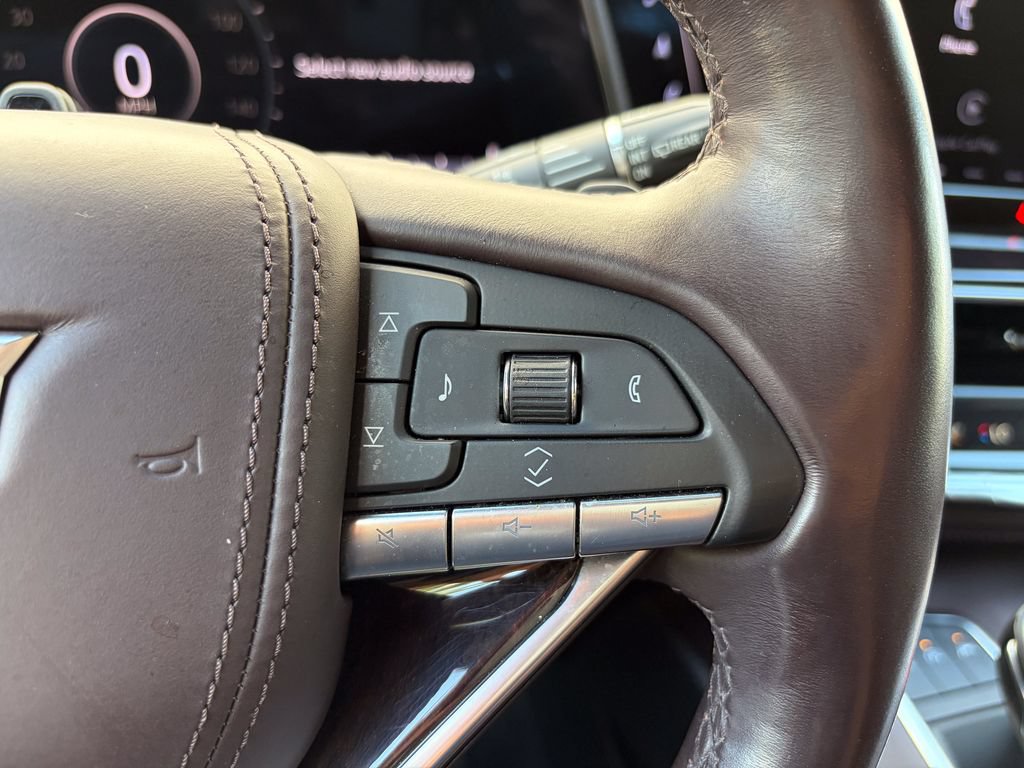 Used 2022 Cadillac Escalade Sport Platinum AWD/4WD image 60