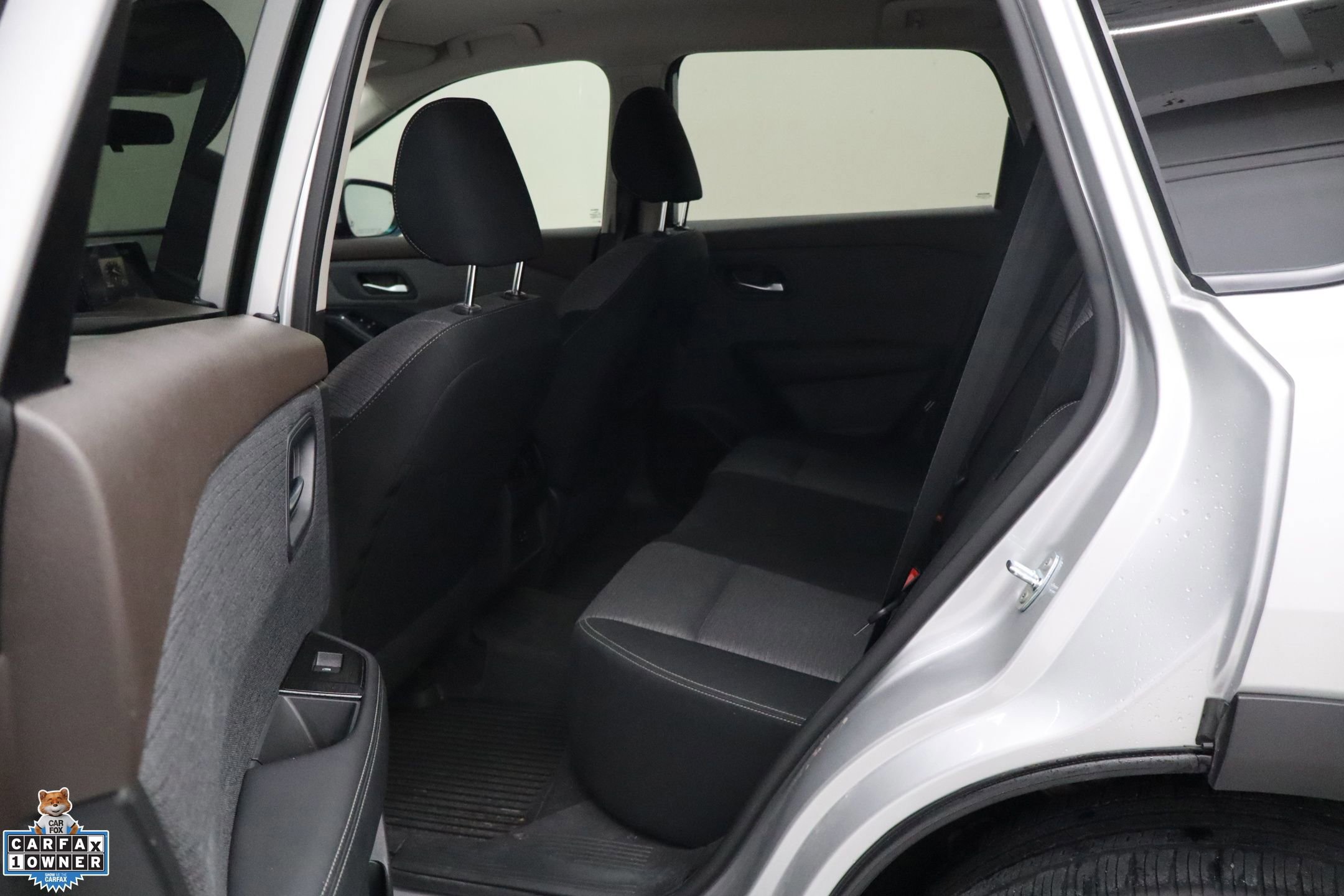 Used 2023 Nissan Rogue SV image 26