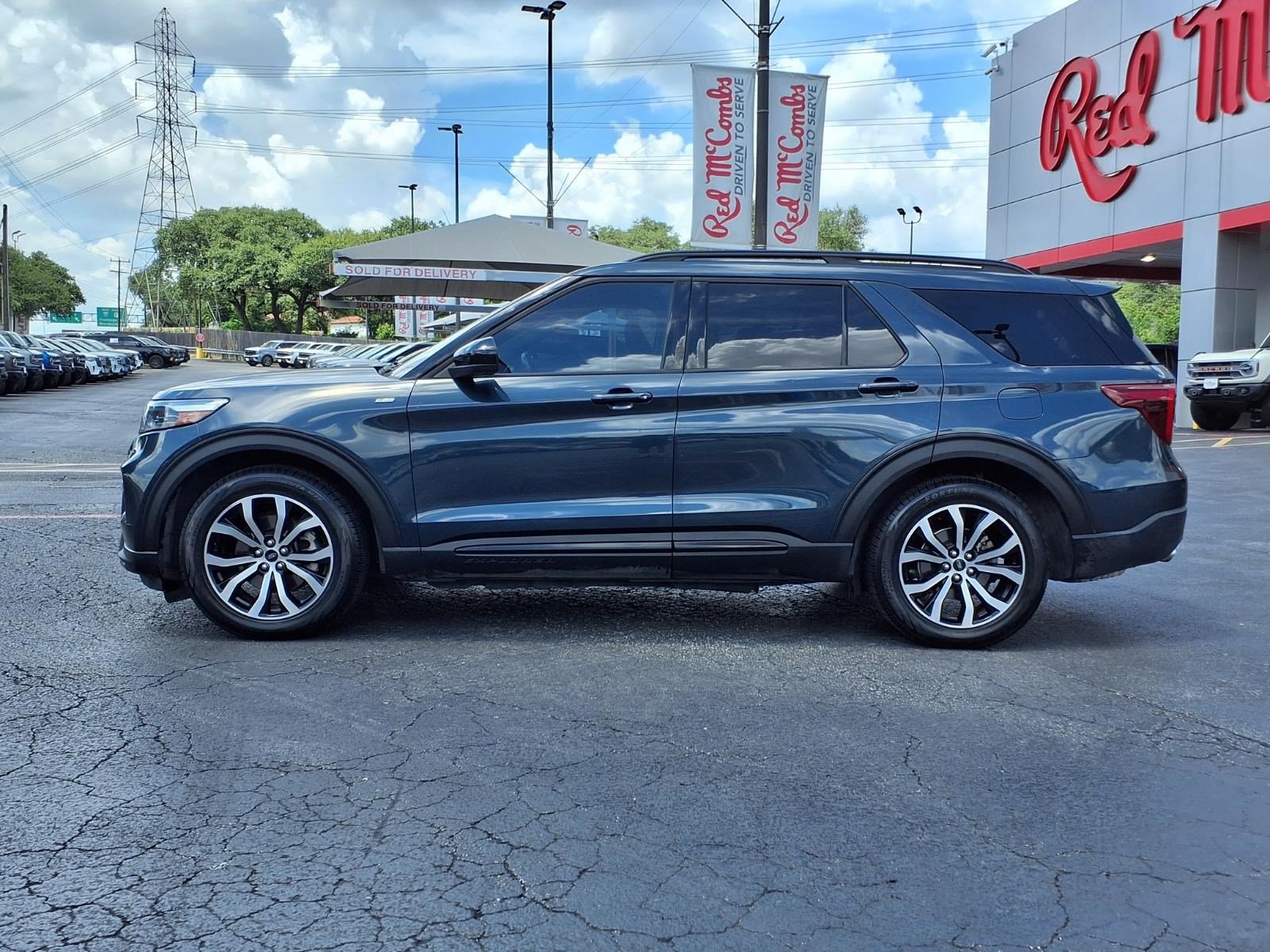 Certified 2022 Ford Explorer ST-Line w/ Class IV Trailer Tow Package RWD image 9