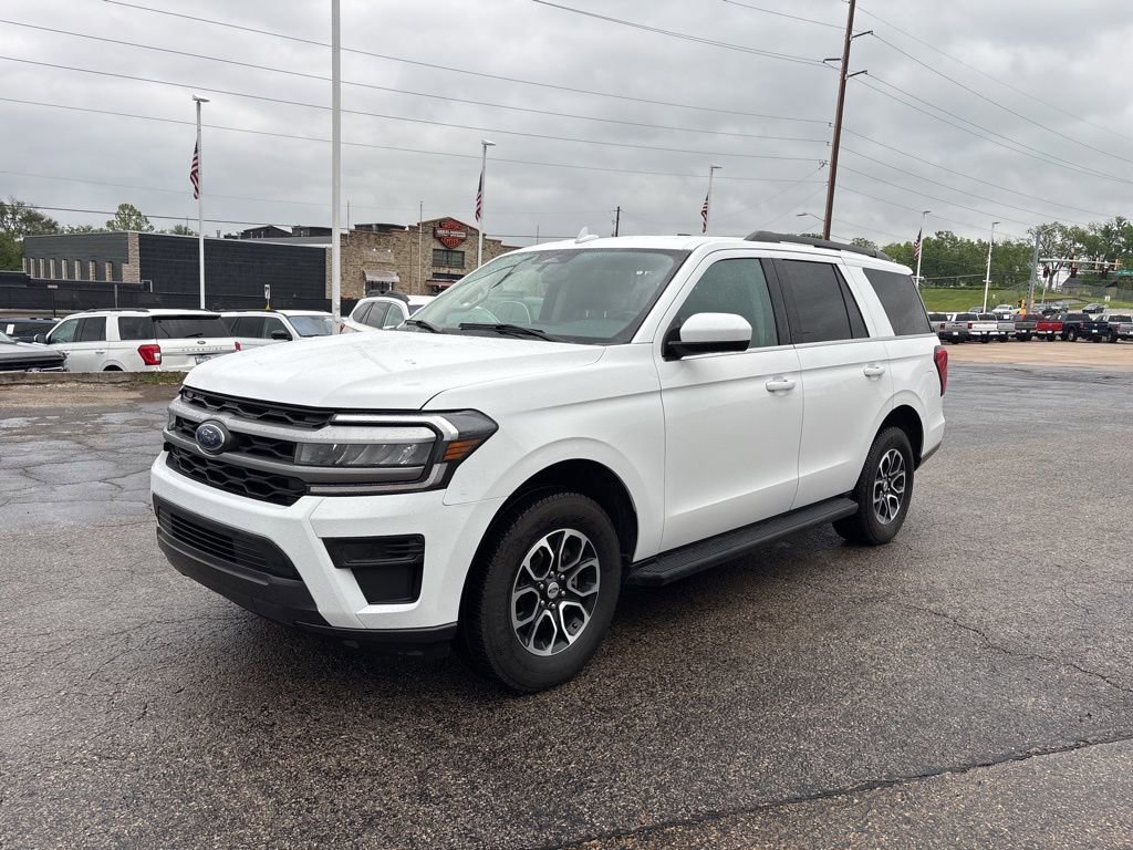 Certified 2024 Ford Expedition XLT AWD/4WD image 3