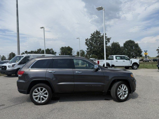 Used 2017 Jeep Grand Cherokee Limited AWD/4WD image 10
