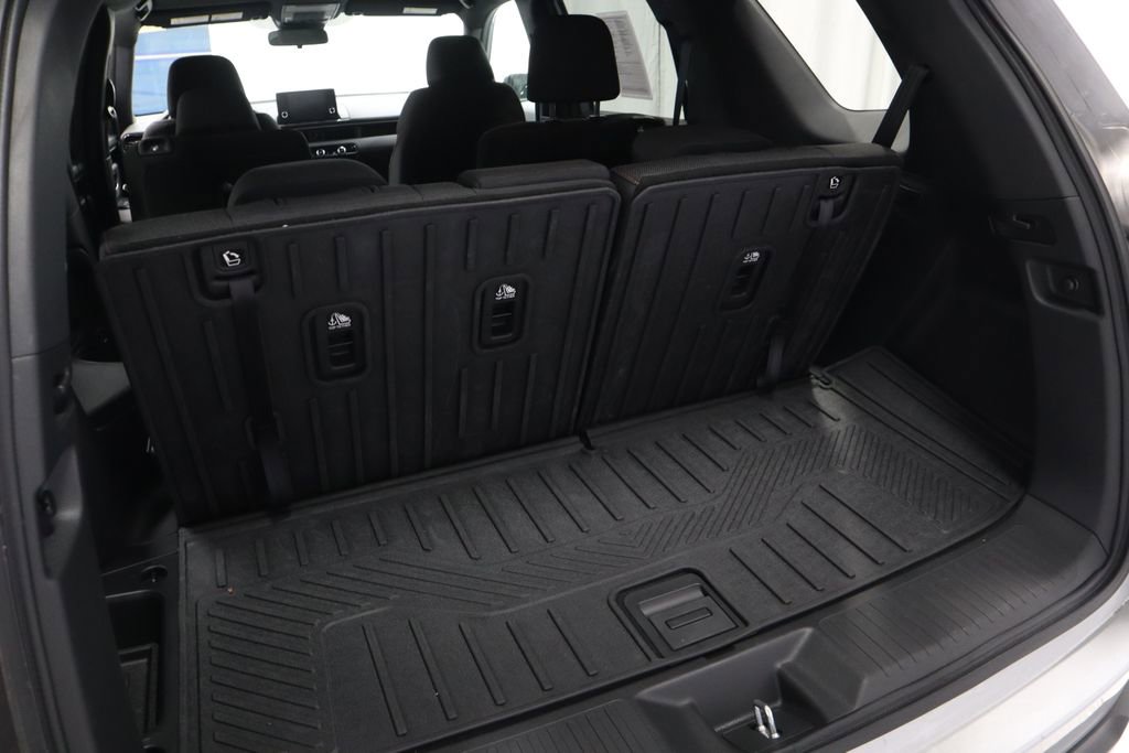 Used 2025 Honda Pilot Sport image 18