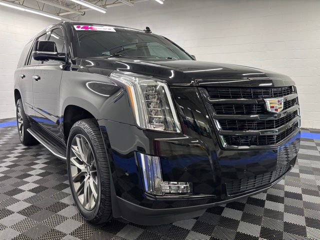 Used 2020 Cadillac Escalade Luxury w/ Escalade Sport Edition AWD/4WD image 12