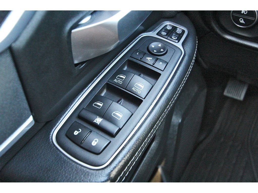 Used 2024 RAM 3500 Big Horn w/ Sport Appearance Package AWD/4WD image 21