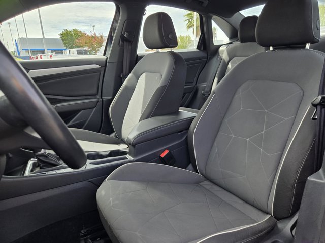 Used 2025 Volkswagen Jetta Sport FWD image 19