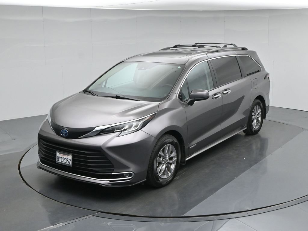 Used 2021 Toyota Sienna XLE FWD image 41