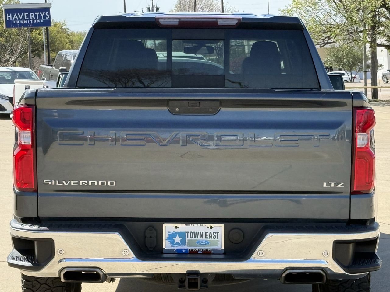 Used 2019 Chevrolet Silverado 1500 LTZ w/ LTZ Texas Edition image 4