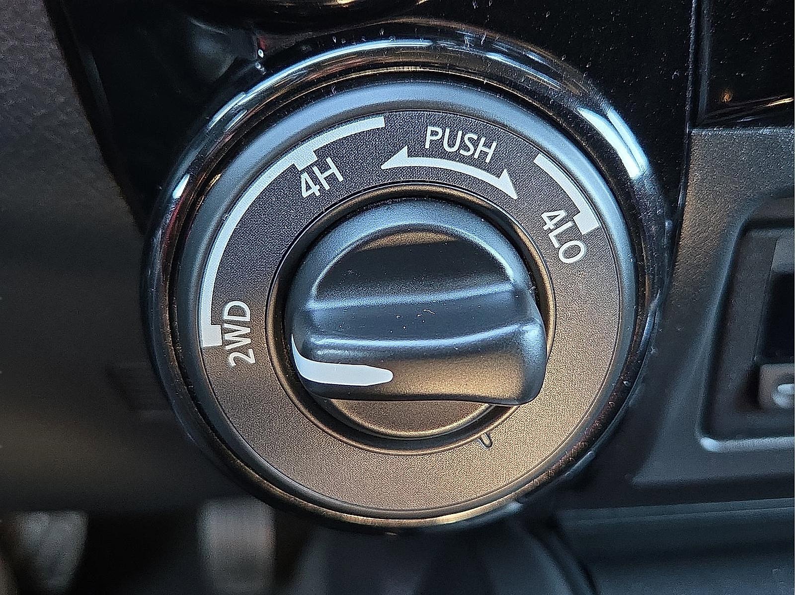 Used 2020 Nissan Titan Platinum Reserve image 19