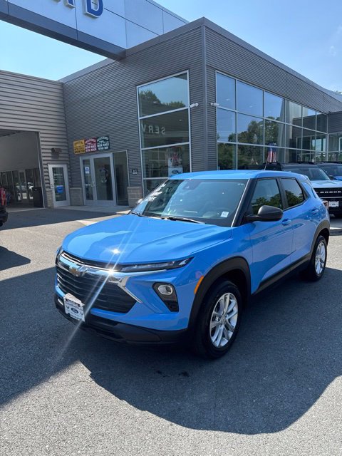 Used 2024 Chevrolet TrailBlazer LS w/ LS Convenience Package AWD/4WD image 3