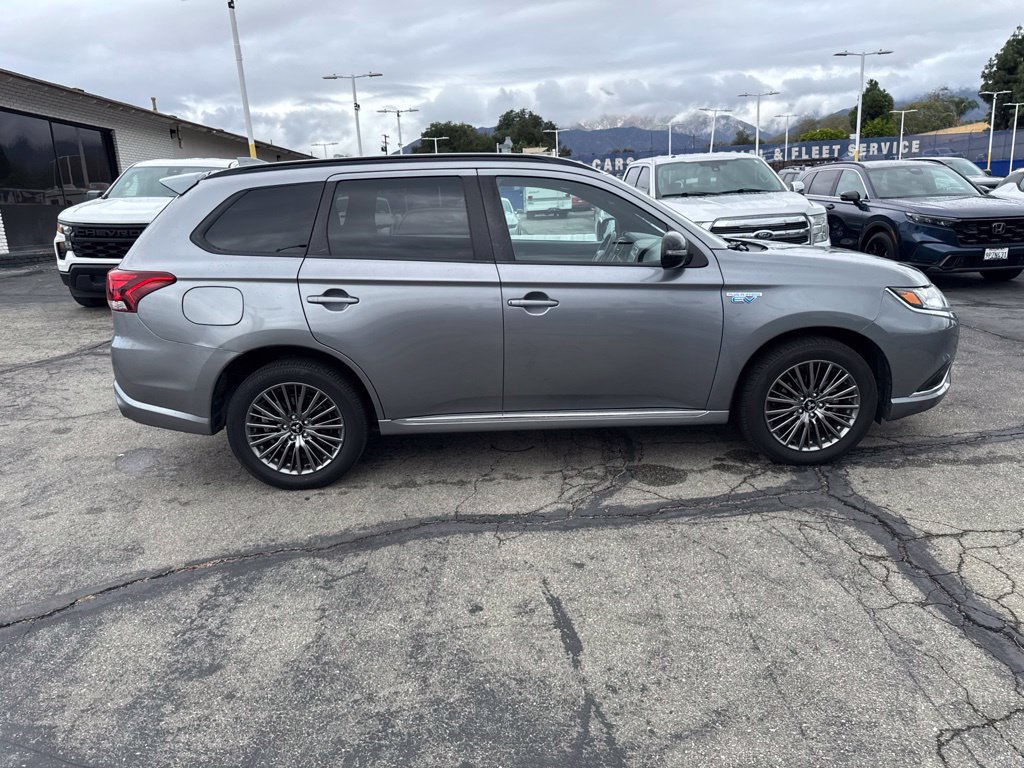 Used 2021 Mitsubishi Outlander LE AWD/4WD image 10