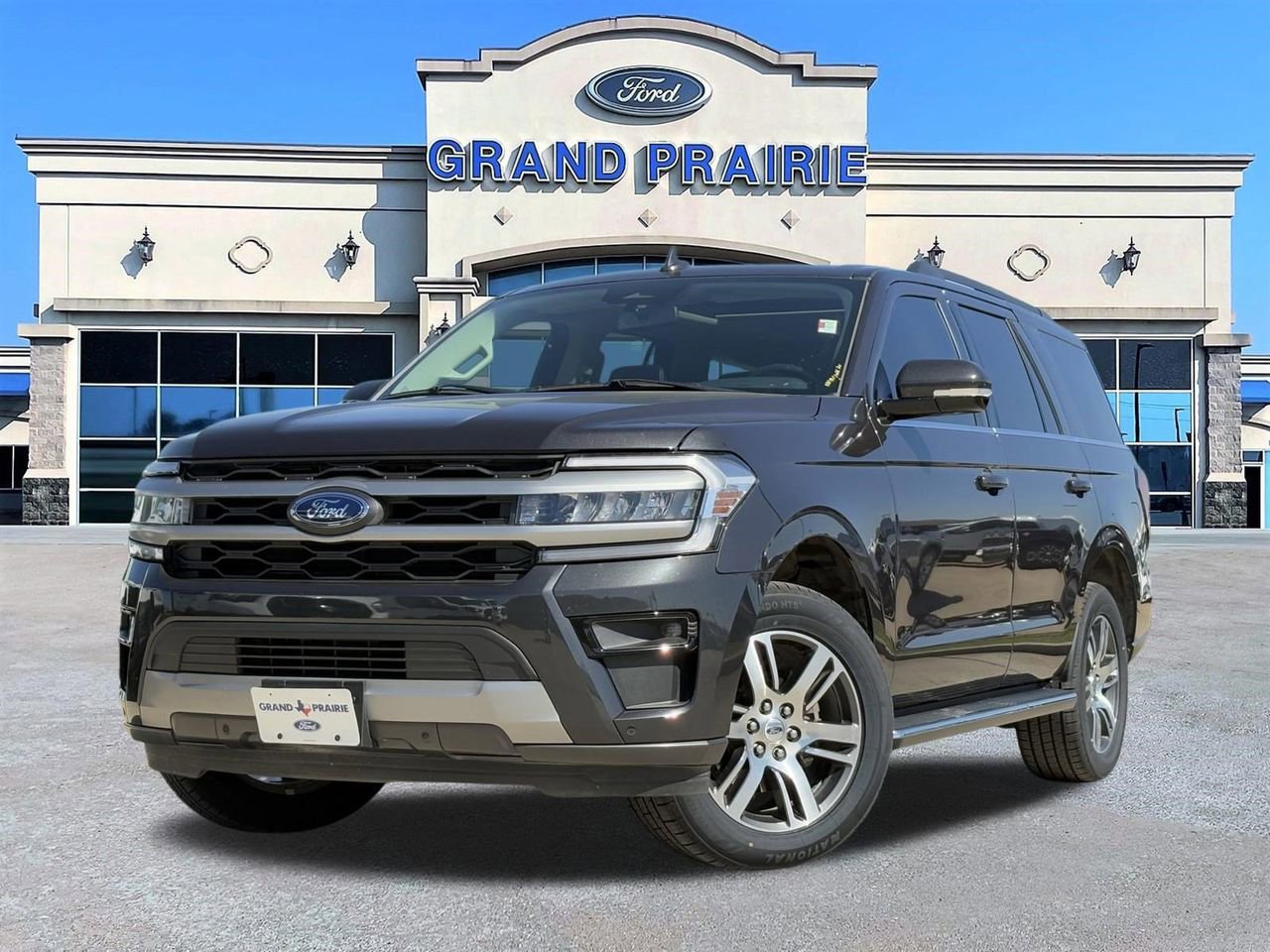 Certified 2023 Ford Expedition XLT image 1