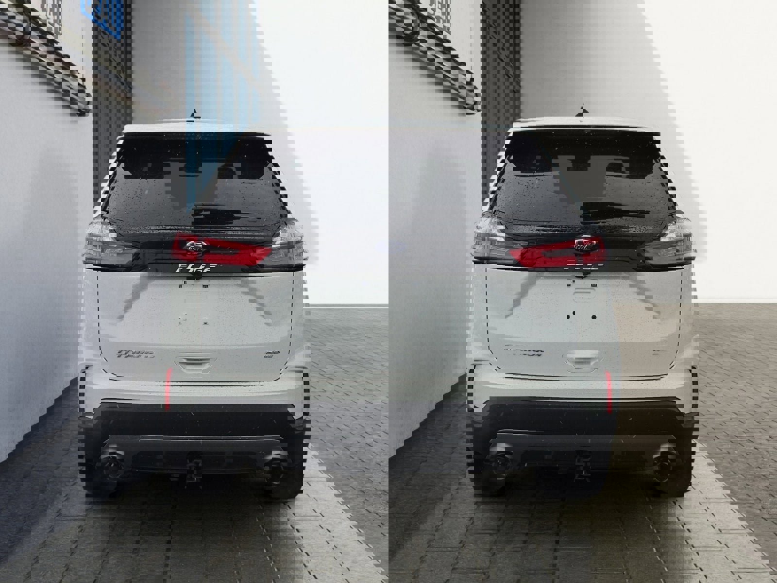 Certified 2022 Ford Edge Titanium w/ Class II Trailer Tow Package image 4