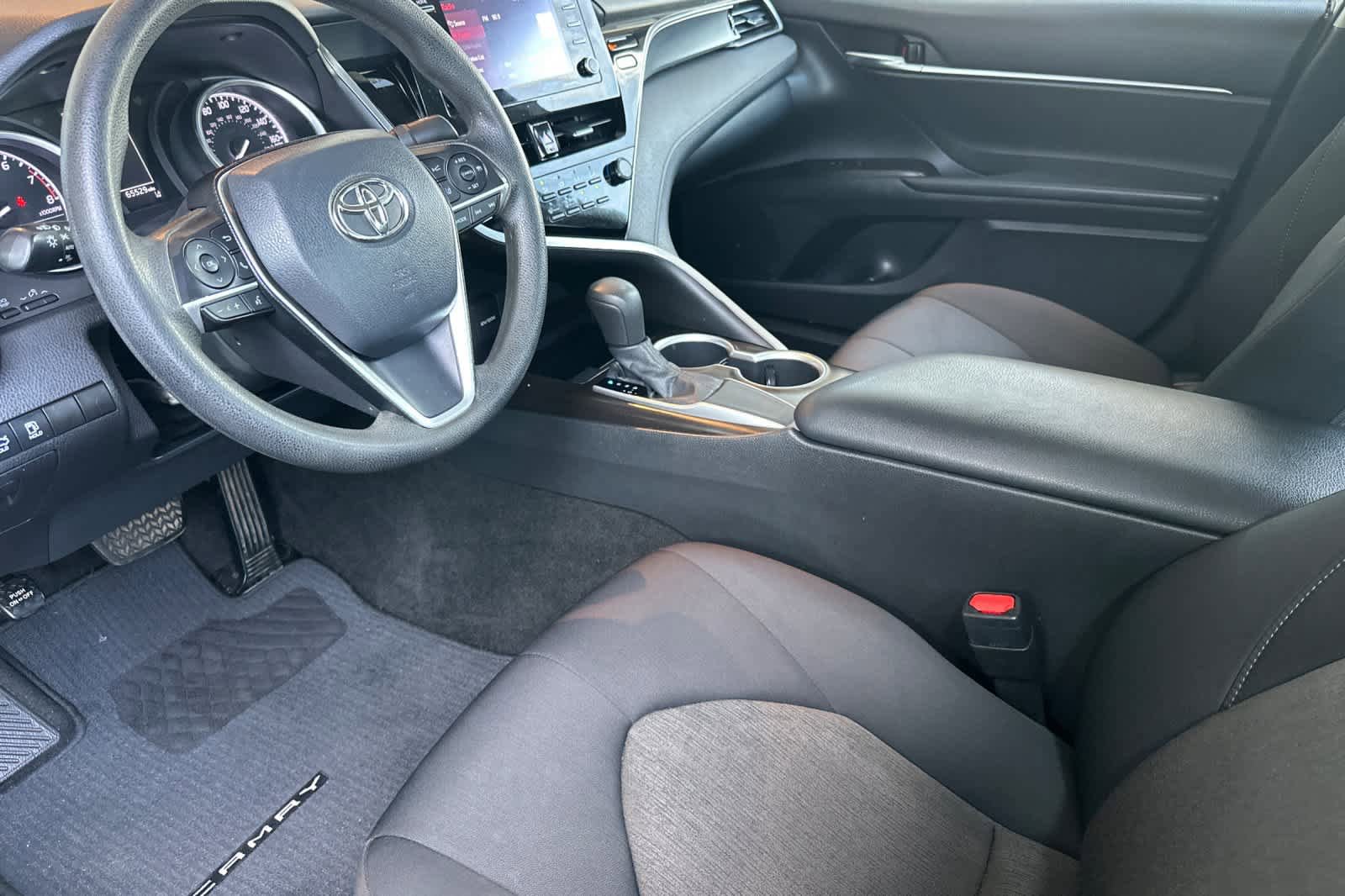 Used 2021 Toyota Camry LE FWD image 11