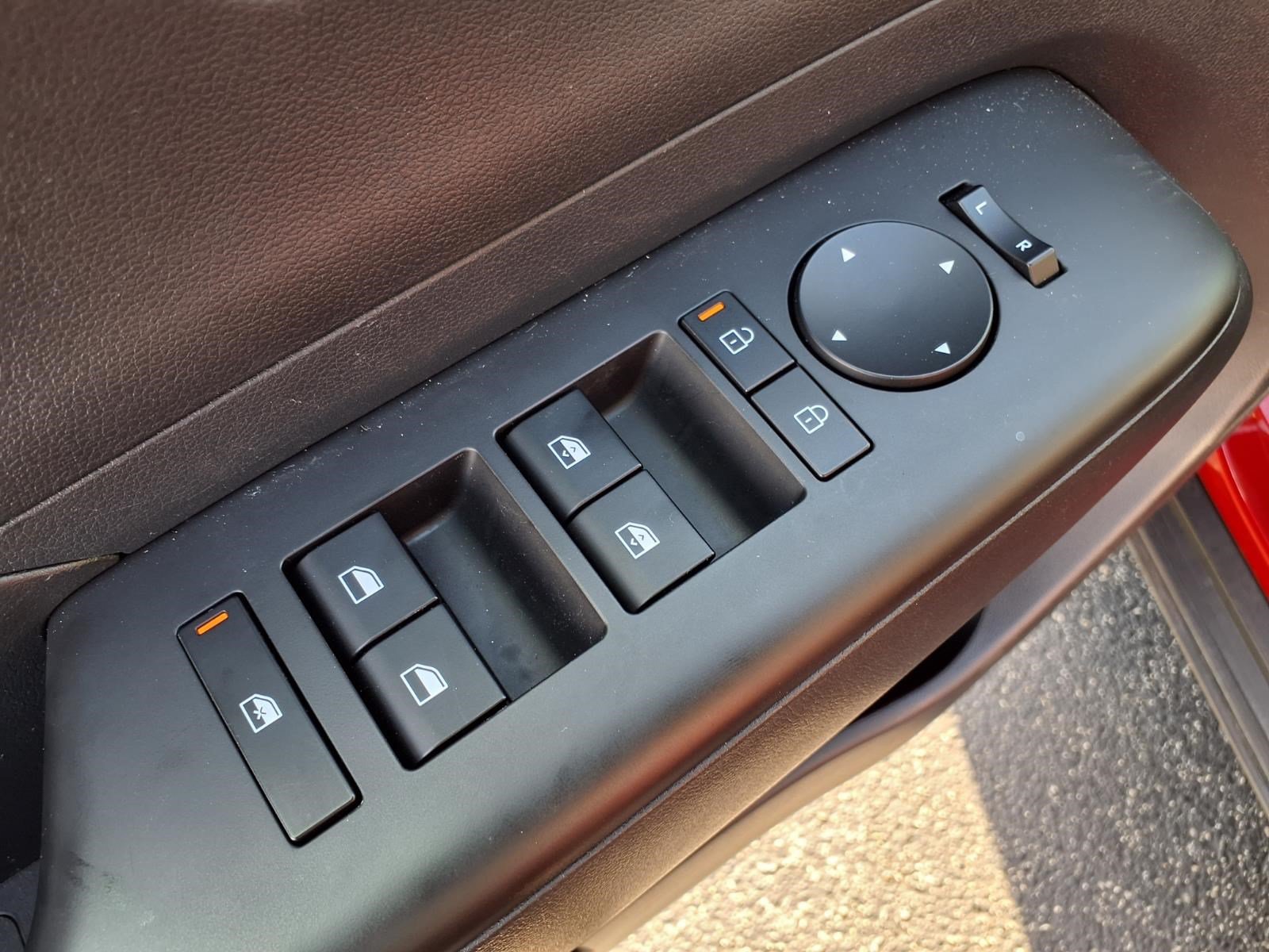 Used 2025 Hyundai Kona SEL FWD image 15