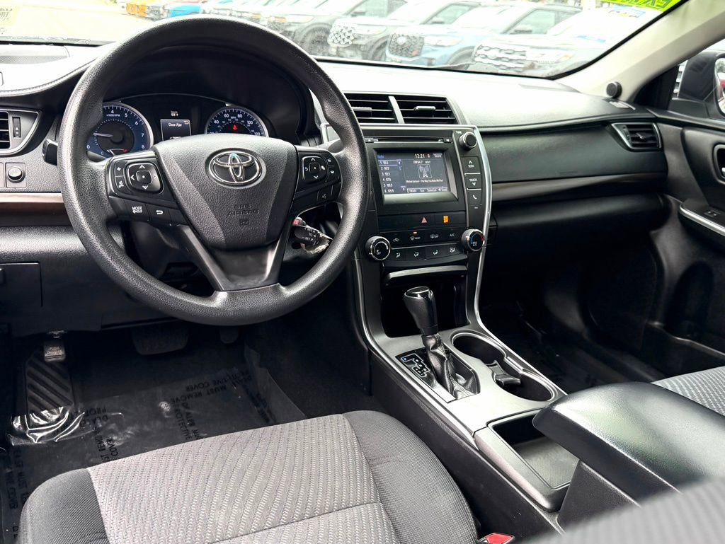 Used 2017 Toyota Camry LE image 27
