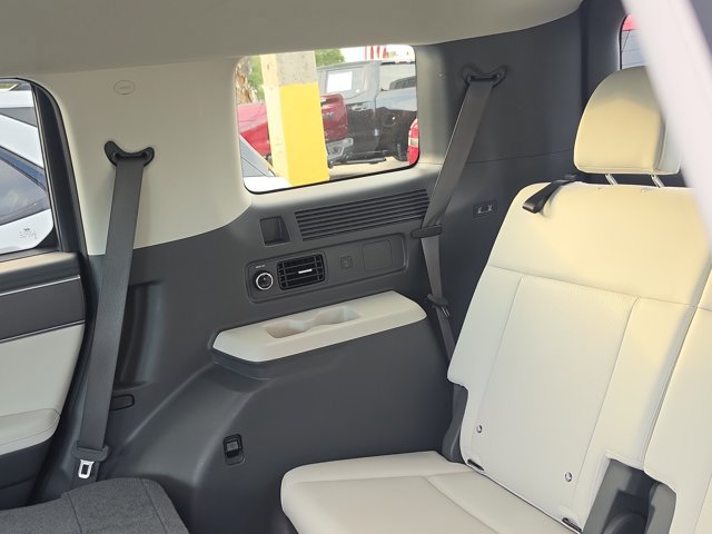 Used 2026 Hyundai Santa Fe SEL FWD image 29