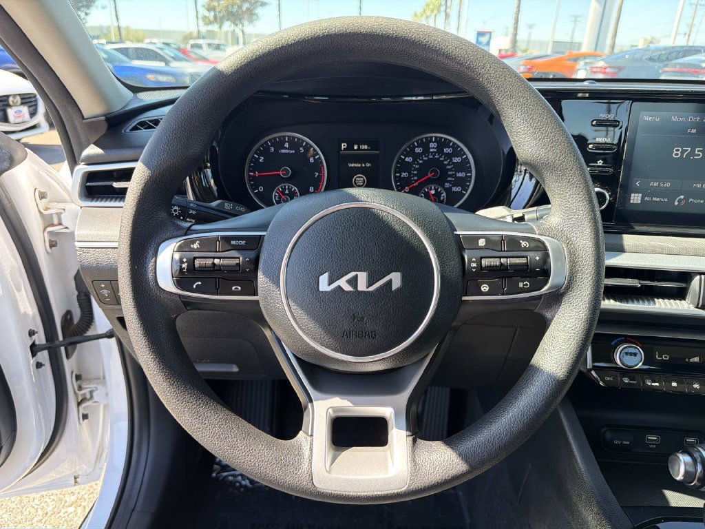 Used 2022 Kia K5 LXS FWD image 9