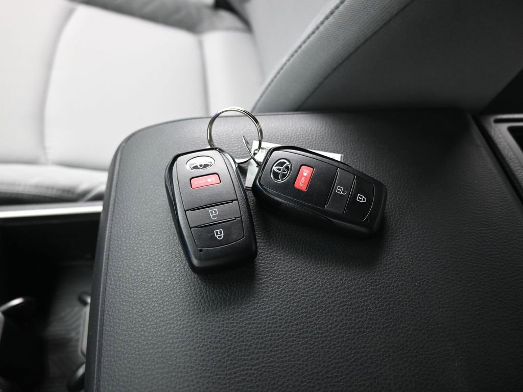 Used 2025 Toyota Tacoma SR5 image 14