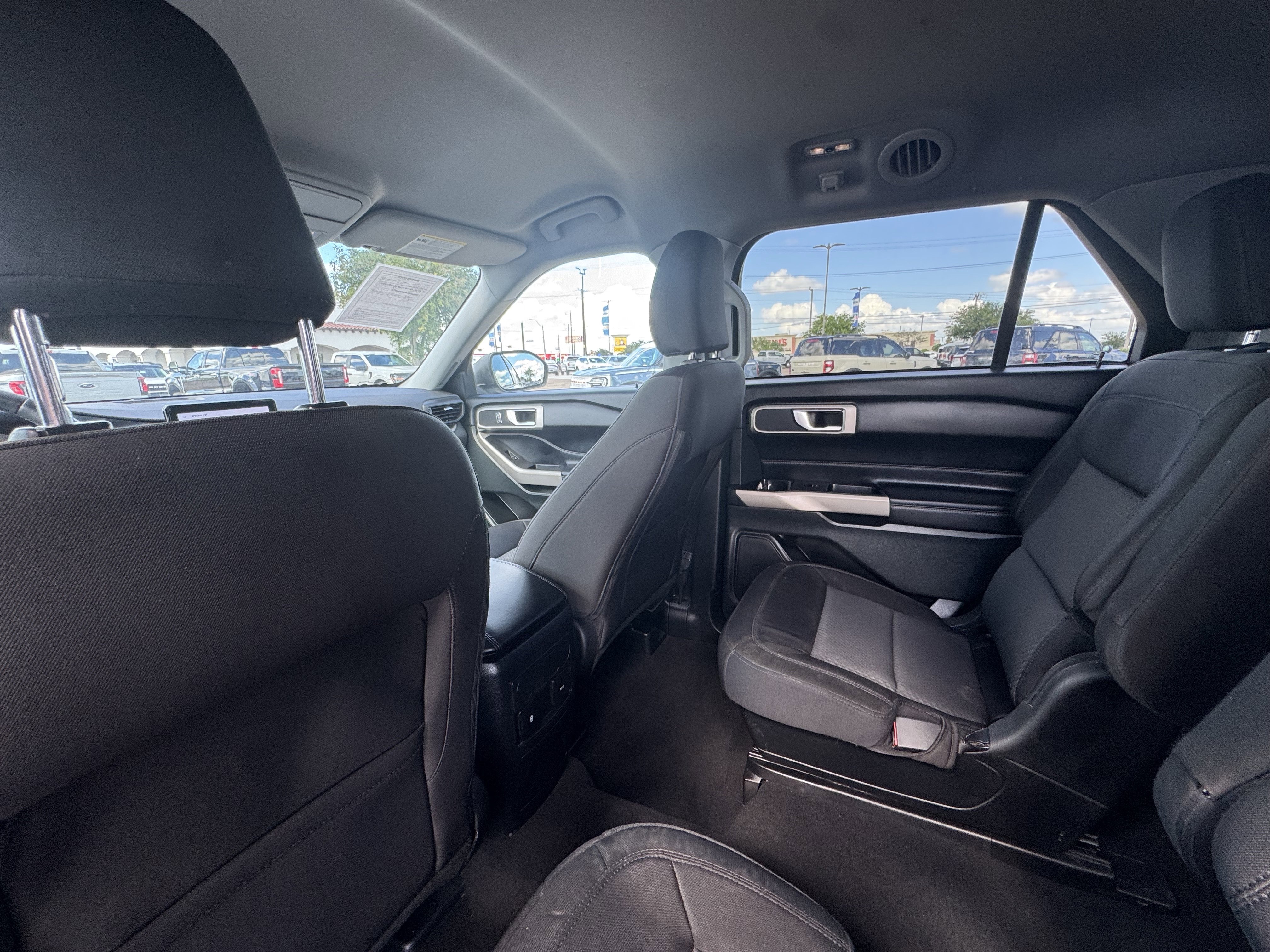 Certified 2024 Ford Explorer XLT RWD image 25