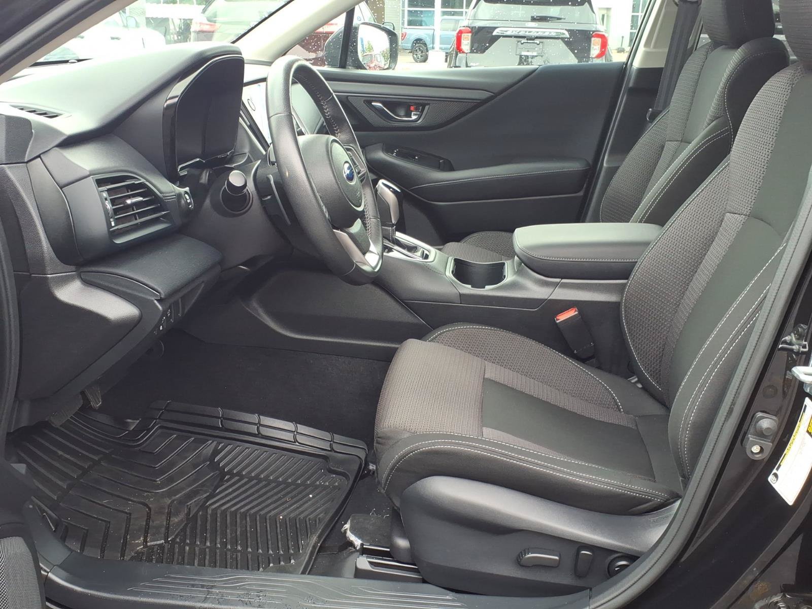Used 2023 Subaru Outback Premium AWD/4WD image 7