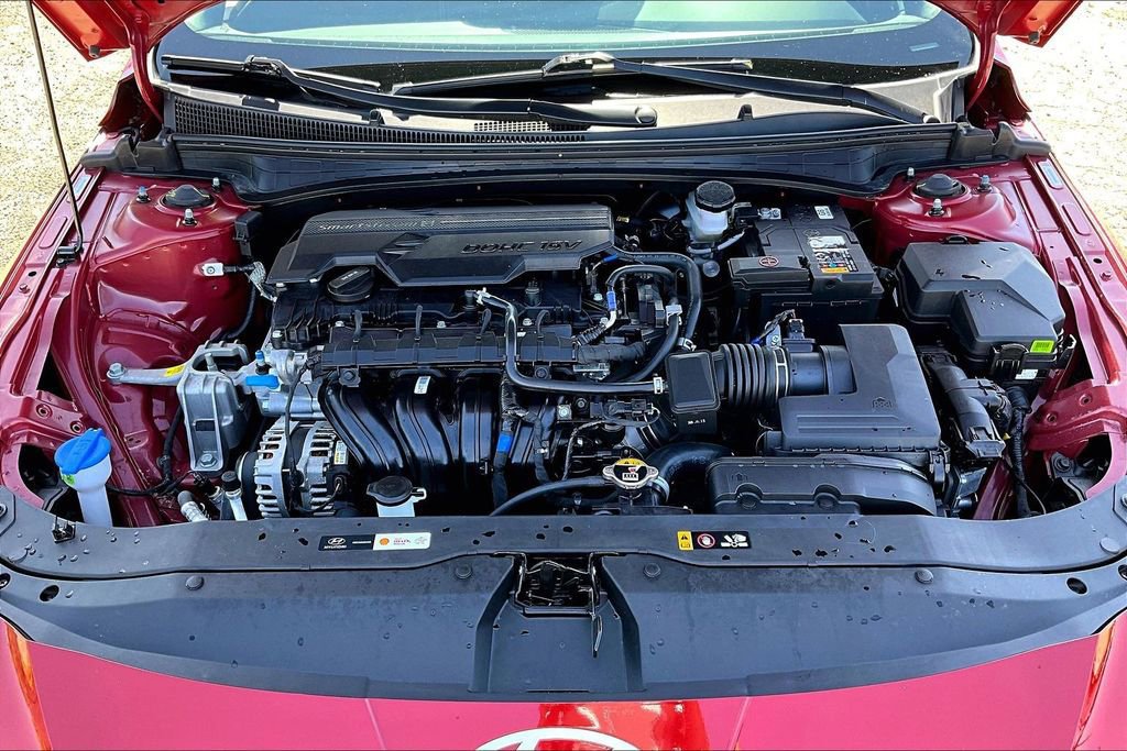 Used 2025 Hyundai Elantra Sport image 12