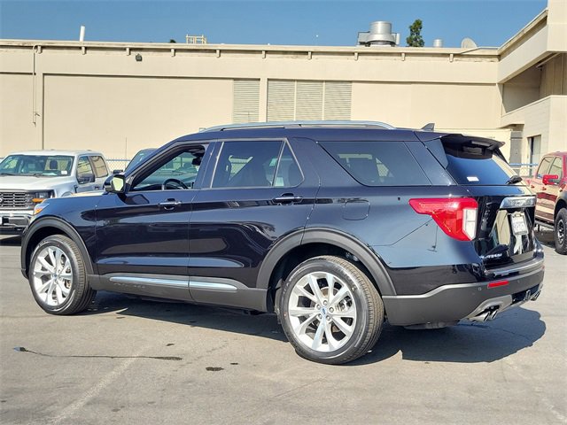 Certified 2023 Ford Explorer Platinum w/ Technology Package image 3