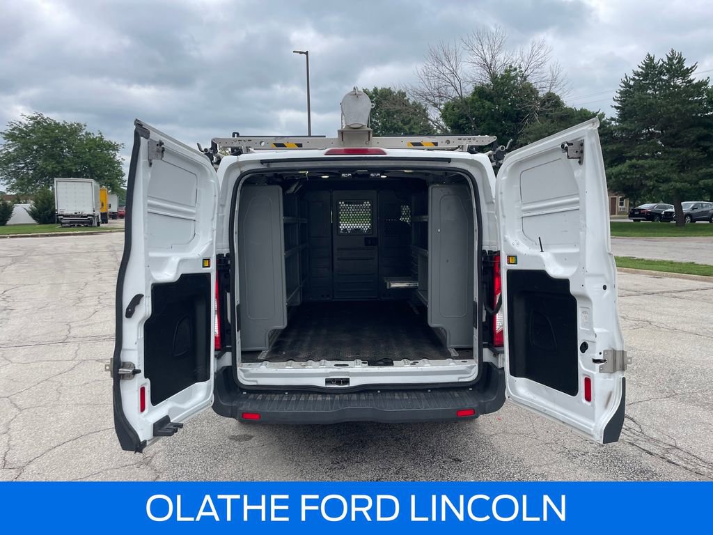 Certified 2017 Ford Transit 250 130 Low Roof RWD image 24