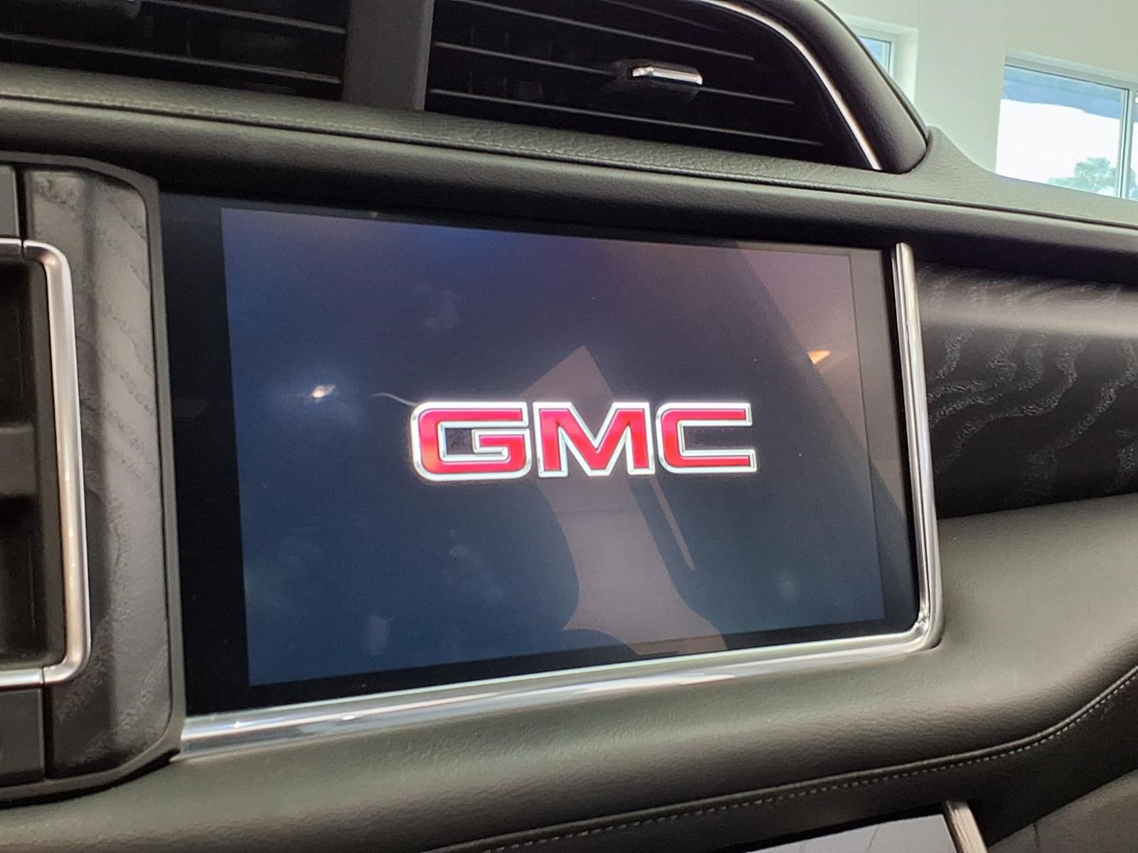 Used 2022 GMC Yukon XL Denali w/ Denali Ultimate Package AWD/4WD image 18