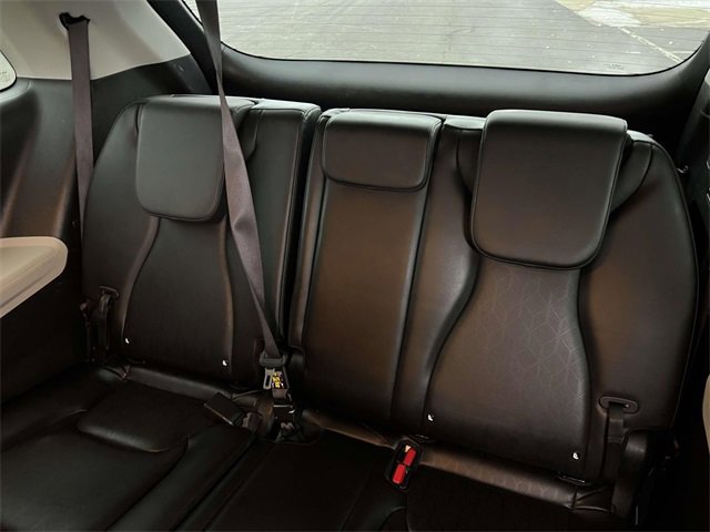 Used 2024 Kia Carnival LX image 25