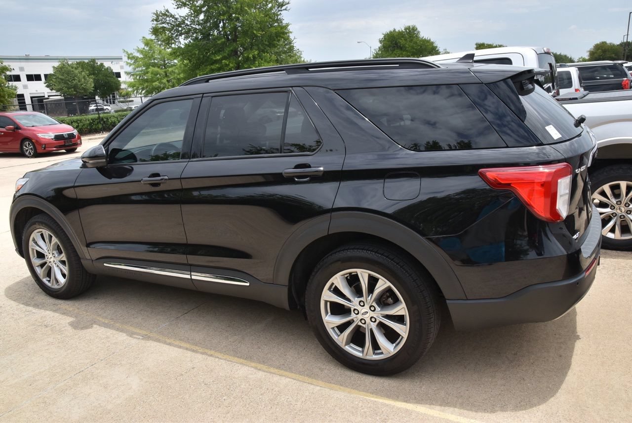 Certified 2023 Ford Explorer XLT w/ Equipment Group 202A AWD/4WD image 7