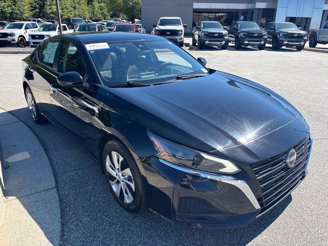 Used 2023 Nissan Altima 2.5 S FWD image 2