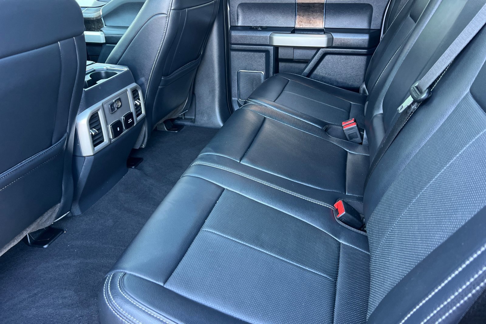 Certified 2022 Ford F250 Lariat w/ FX4 Off-Road Package image 12